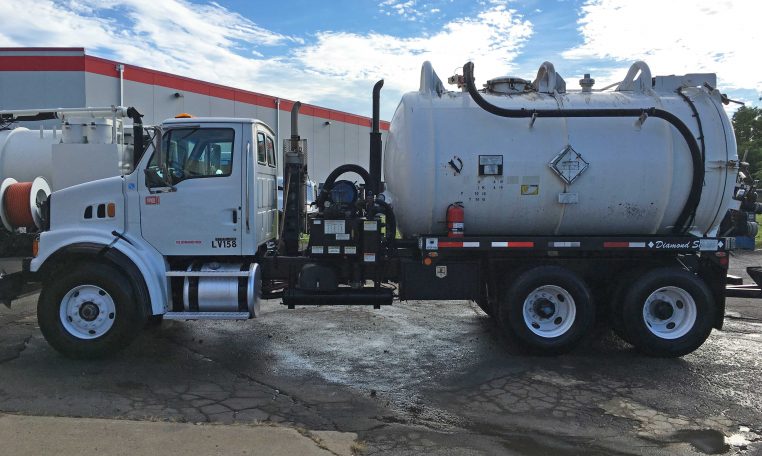 bruder vacuum truck