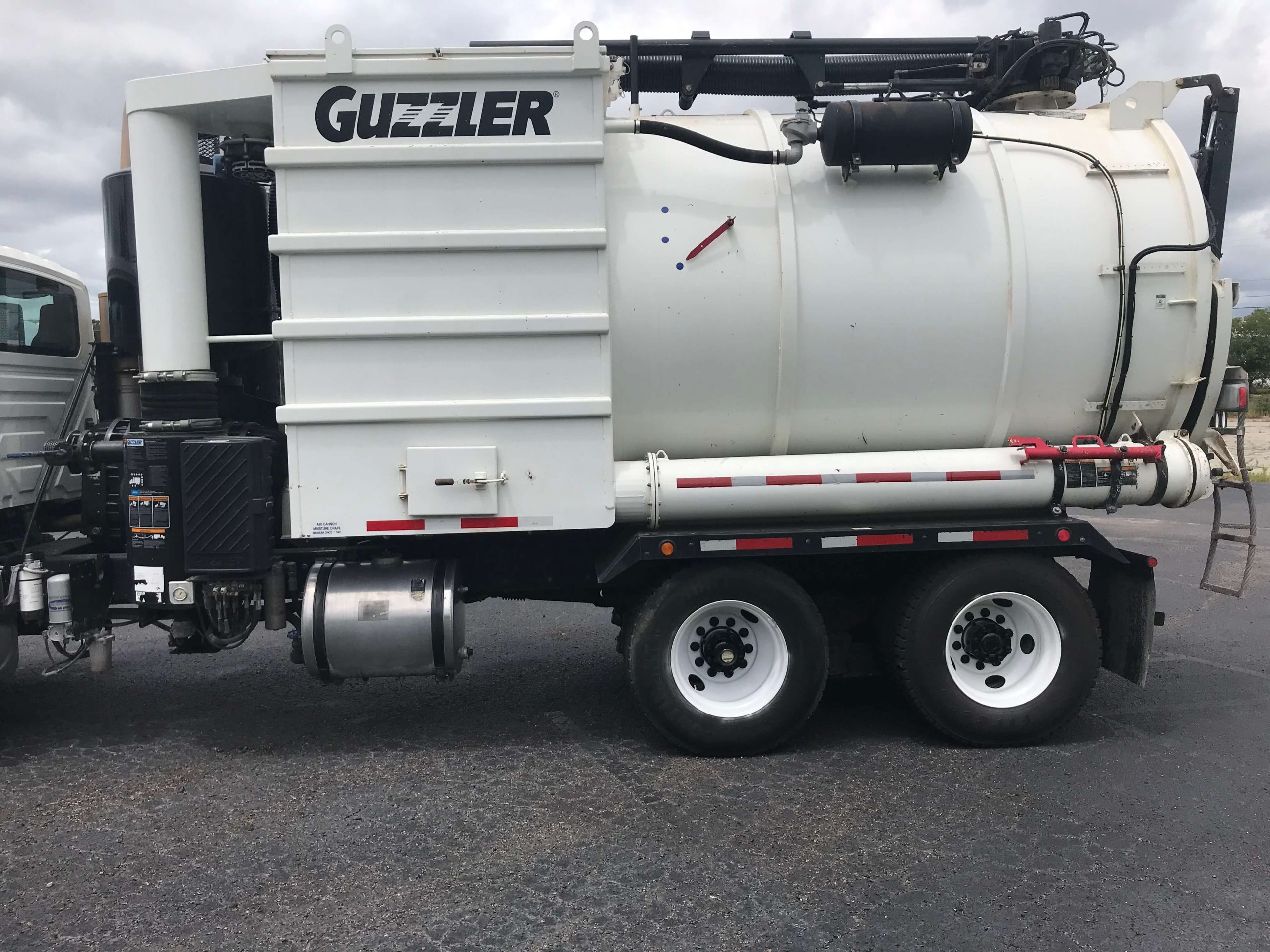2013 Guzzler Classic Industrial Vacuum Truck w/ Vacuum Boom Hydro Vac