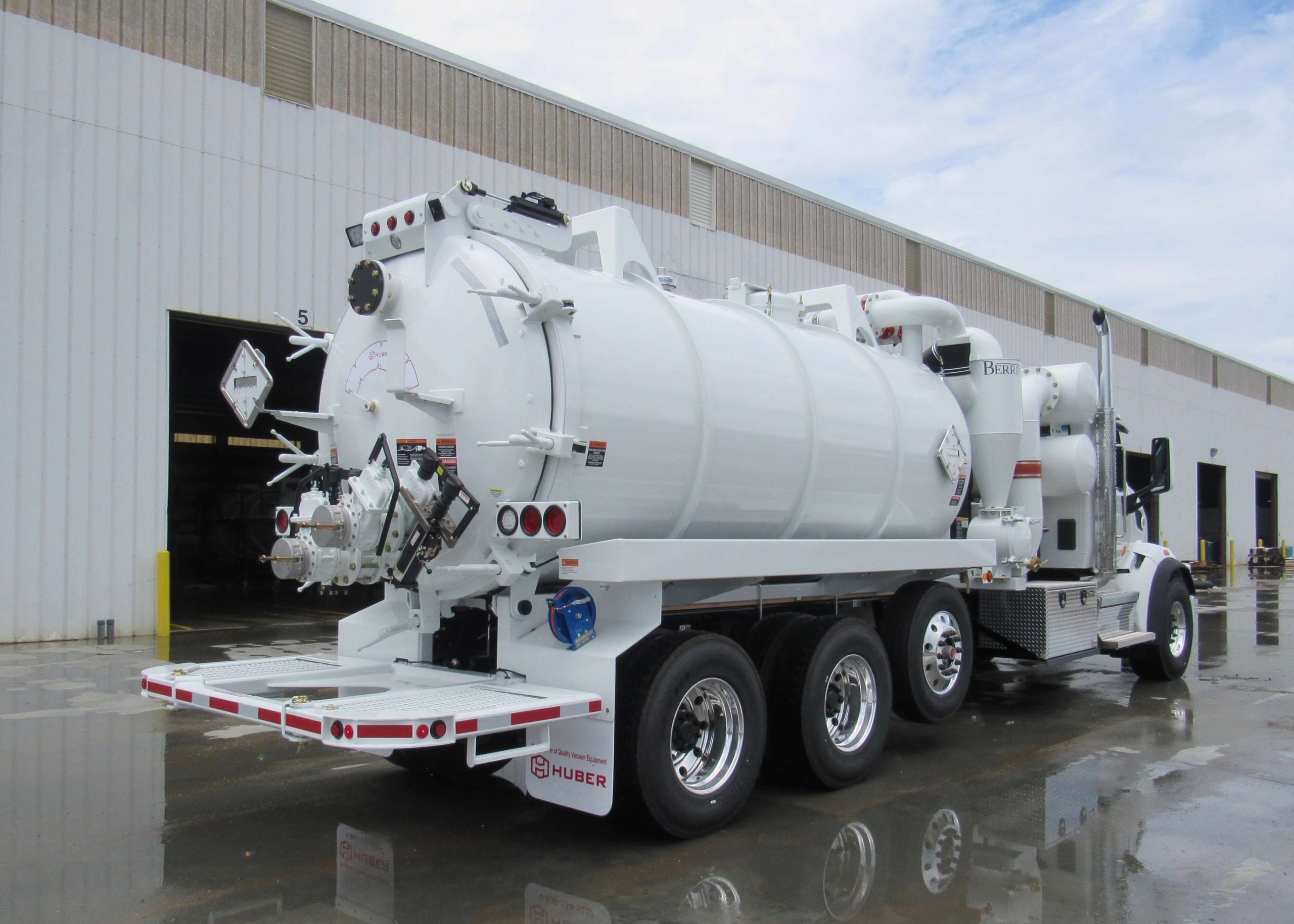 2020 Huber Berringer PD DOT 412 (3500Gallon) Vacuum Truck Hydro Vac