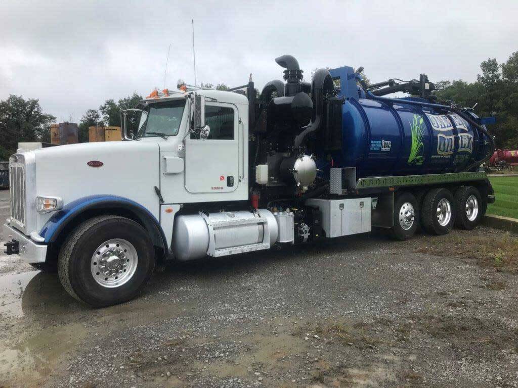 2015 ITI (4200Gallon) Vacuum Truck w/ PD Blower and Boom Hydro Vac
