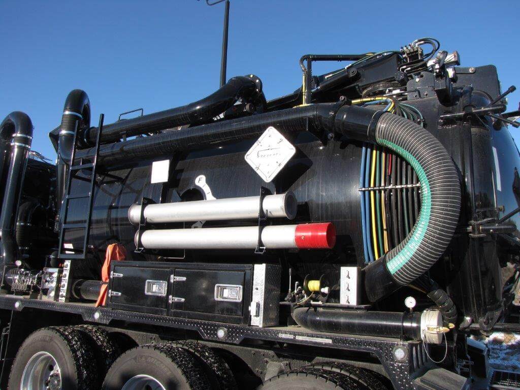 2020 CustomVac TC407/412 (2905Gallon Debris / 1056 Water) Combo Wash