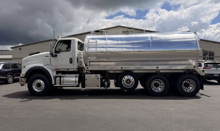 2026 International HX620 (5000-Gallon) Imperial Industries Vacuum Truck w/ NVE 4310 (940 CFM) Vacuum Blower